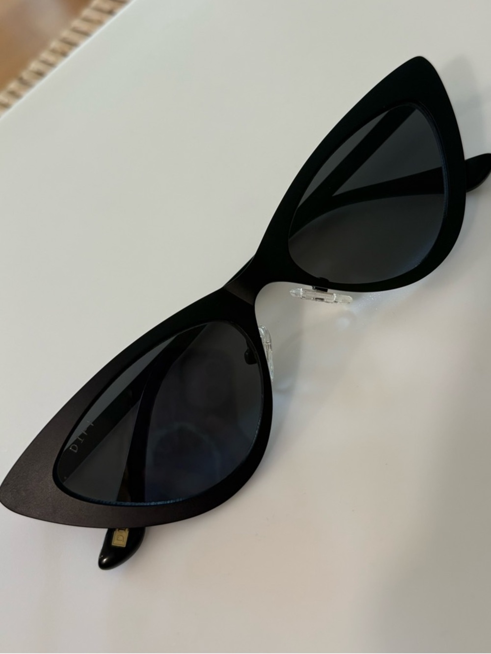 Diff Rae cat eye black sunglasses $90 like new bk-GR69